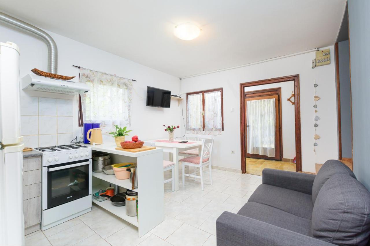 Apartment Adriana On Peaceful Location With Pool Pula Ngoại thất bức ảnh
