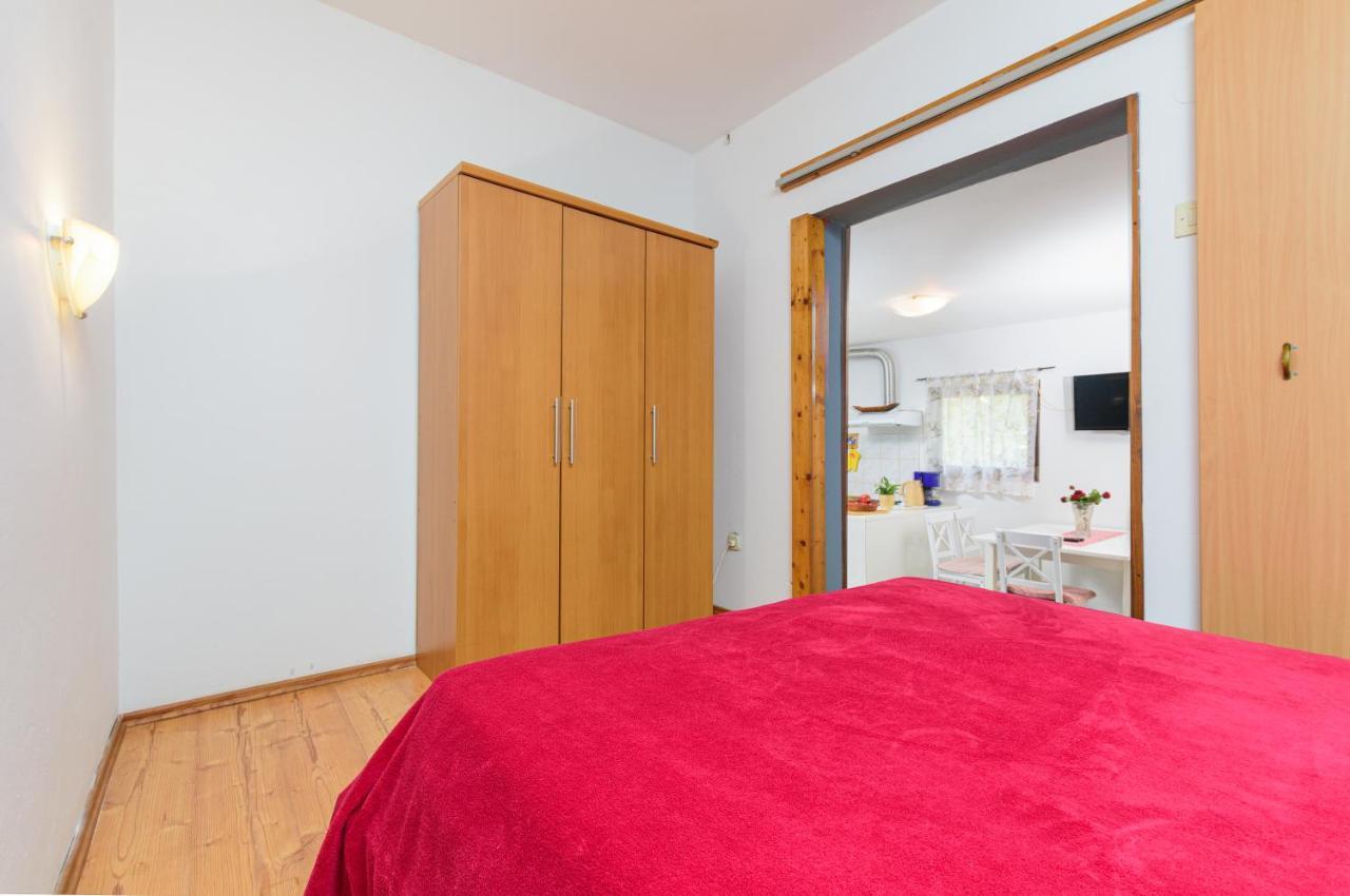 Apartment Adriana On Peaceful Location With Pool Pula Ngoại thất bức ảnh
