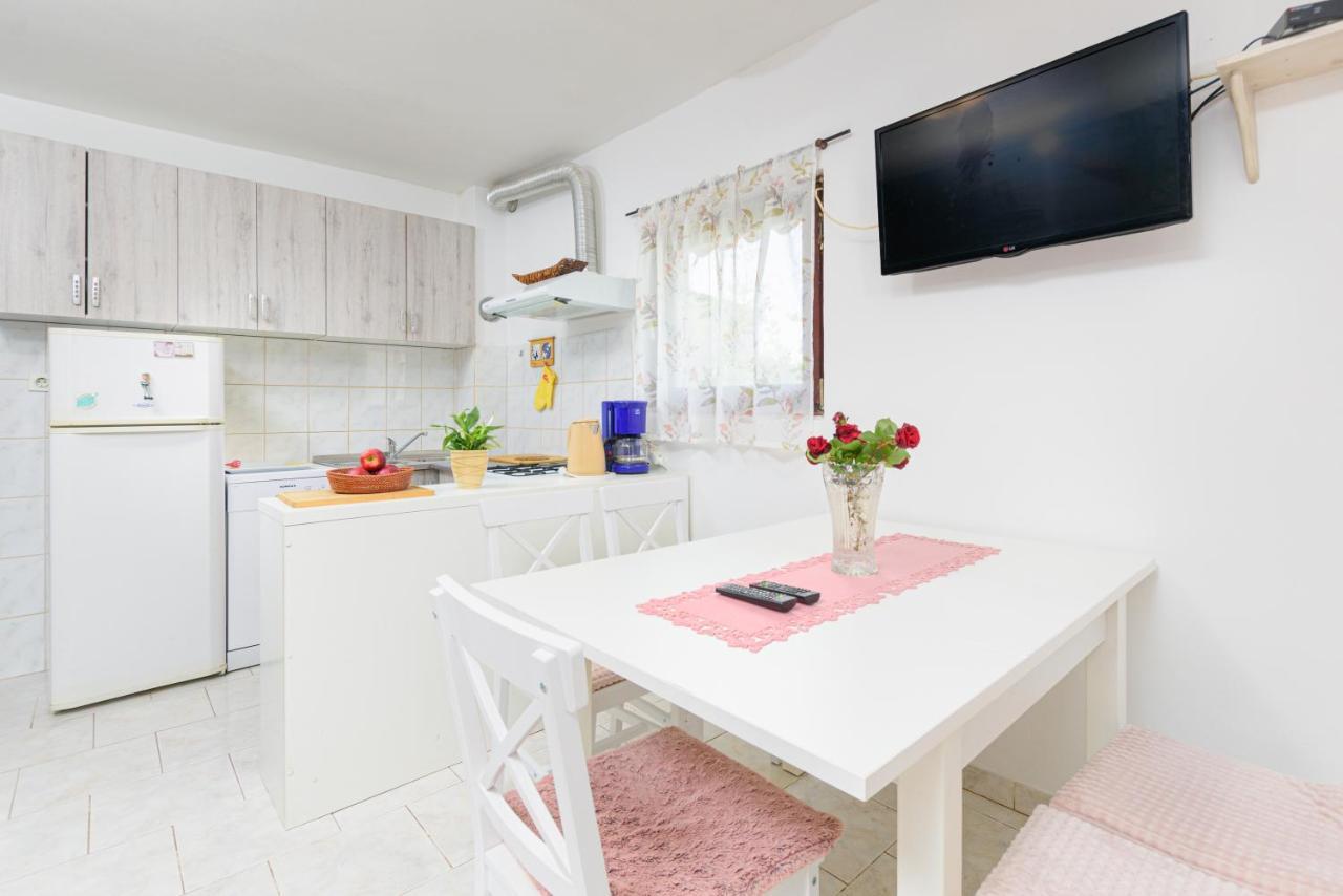 Apartment Adriana On Peaceful Location With Pool Pula Ngoại thất bức ảnh